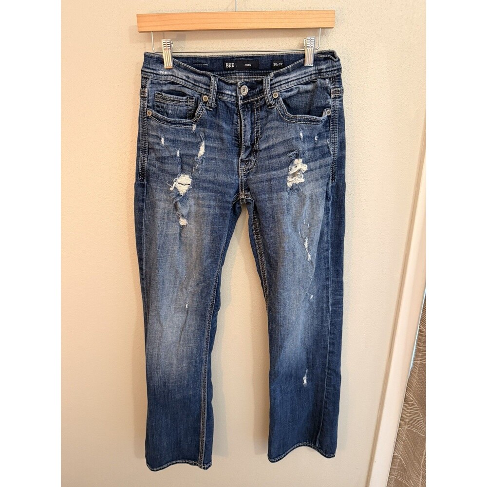 BKE Aiden Jeans Men 30x32 Denim Boot Leg Slim Fit Boot Cut distressed Buckle